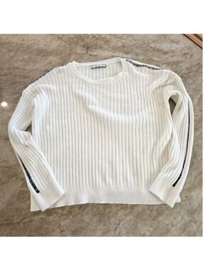 Harper Lane Elegant White Ribbed cotton Sweater with Black stitch Accents